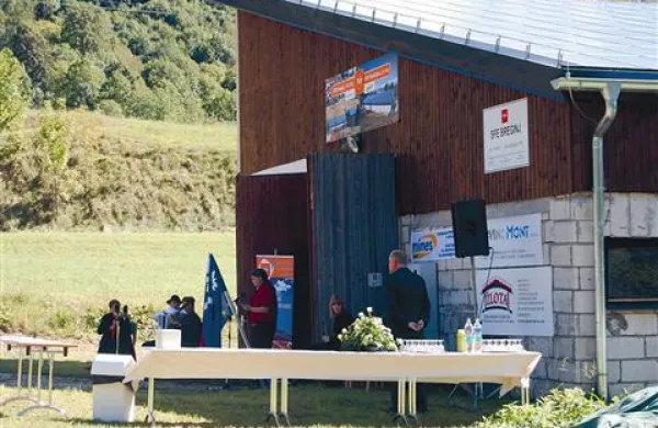 Sončno elektrarno na hlevih so včeraj slovesno predali namenu