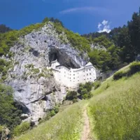 Po ogledu jame so se ustavili &scaron;e v gradu