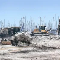 Včeraj je začel padati  del zidu ob platoju za popravila plovil, ki ga uporablja izolska marina   