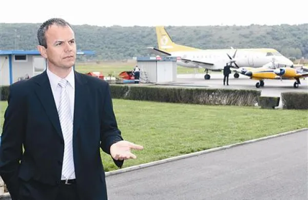 Direktor Aerodroma Portorož Robert Krajnc upa, da bodo že oktobra uspeli z eno linijo povezati tri države  