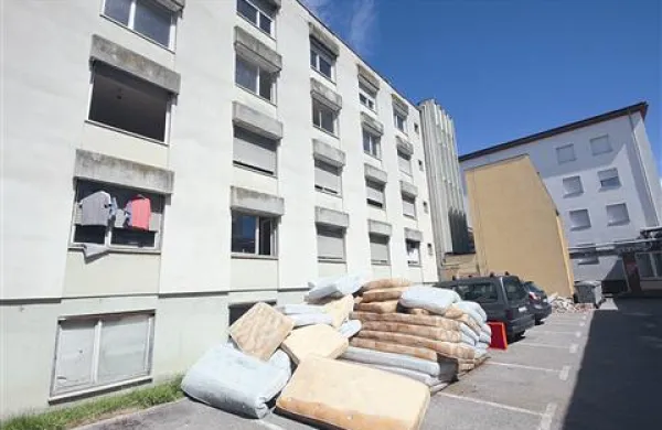 Nekdaj samski dom preurejajo in postaja vse bolj študentski 