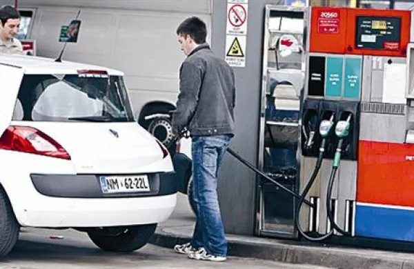 Cena dizelskega goriva se bo znižala za 0,003 evra na 1,166 evra za liter