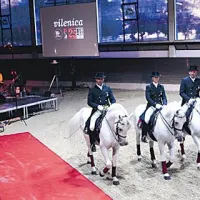 V središču otvoritvene slovesnosti so bili lipicanci 
