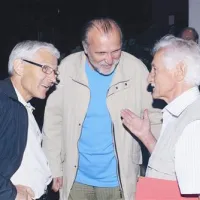 Književniška trojka, z leve: Tone Peršak, Karahasan in pobudnik Vilenice Veno Taufer  
