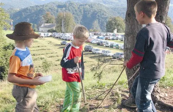 Poličani so v nedeljo praznovali skupaj s številnimi gosti in lepo so se imeli tudi mladi
