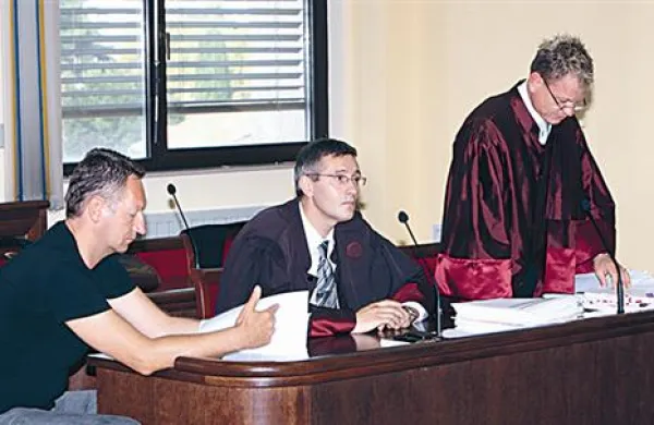 Zaključne besede Matoz danes ni dokončal, predsednica senata je razpisala še tri naroke