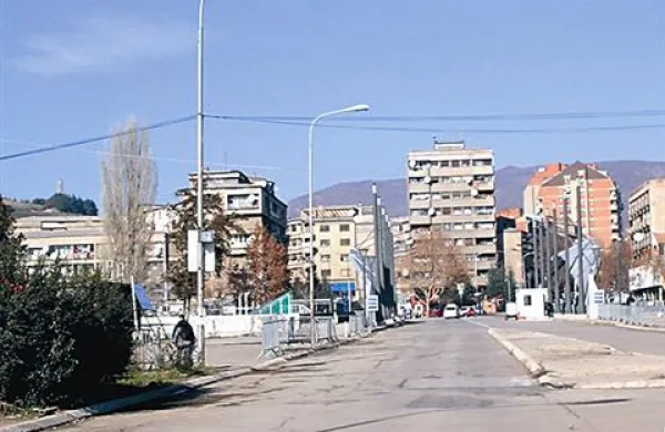 V Kosovski Mitrovici se bojijo, da ne bi prišlo do  etničnega nasilja