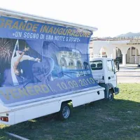 Na Kozini so domačini približno dva tedna brali plakat samo v italijanskem jeziku...