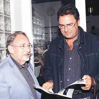 Poslanec Franco Juri (desno) in čilski novinar Simon Tecco