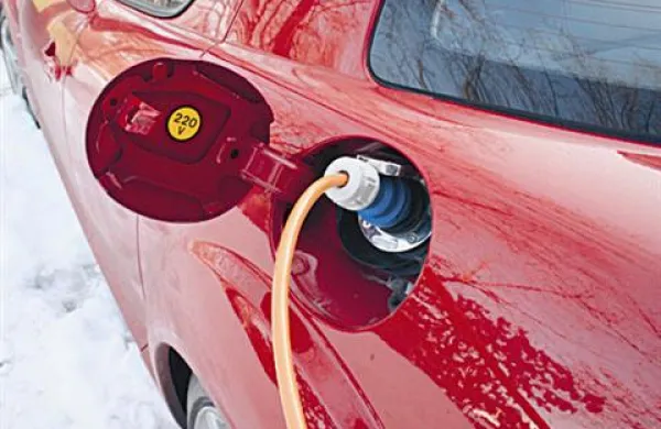 Vlada načrtuje, da se bodo električni avtomobili, tako kot drugod v Evropi, pri nas uveljavili že naslednje leto