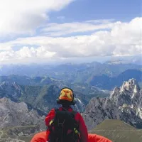 Pokojno so s helikopterjem odpeljali na letališče v Bovec.