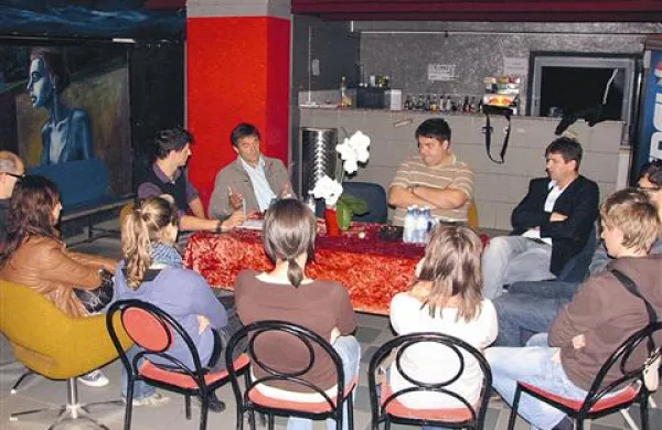 Na okroglo mizo KIŠ o problemih mladih v občini je prišla le peščica politikov