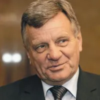 Hartmut Mehdorn vidi v oblikovanju logističnega holdinga najboljšo rešitev za preživetje v vse bolj konkurenčnem okolju.