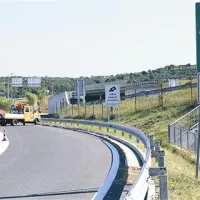 Darsovi delavci so uvoze na avtocesto na Bivju včeraj dobesedno blokirali s svojimi tovornjaki