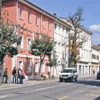  Če je predšolski ali šolski zdravnik odsoten, morajo  bolni otroci v sežanskem zdravstvenem domu  čakati tudi po več ur