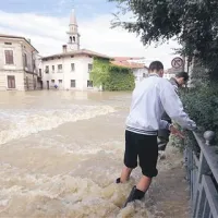Pod vodo je bilo tako rekoč celotno središče Mirna