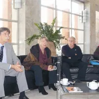 Prvo letošnjo premiero so predstavili direktor SNG Jožko Čuk, umetniška vodja Ira Ratej, režiser Dušan Jovanović in njegova asistentka ter dramaturginja Klavdija Zupan