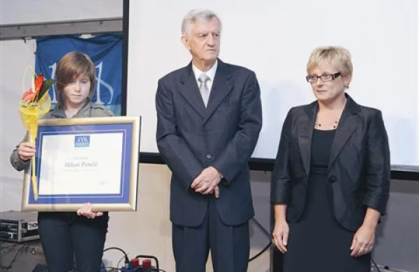 Predsednik KS Solkan Miha Ravnik  in zborovodkinja Milena Prinčič
