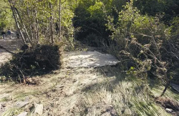 Zapora  kriva za poplavljeno dolino
