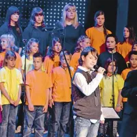 Žirija je zlat kipec brinjevke prisodila Reneju Markiču iz Naklega. Pevce je spremljal Otroški pevski zbor  pod vodstvom Ade Škamperle. 