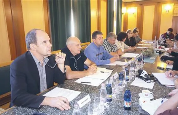 Na včerajšnjem srečanju v Novi Gorici so javnosti sporočili  nekaj zanimivih podatkov