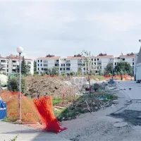 Na eni strani strani hale Livade bo zraslo košarkarsko igrišče ...