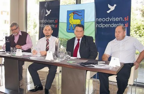  (z leve)  Maksimiljan Poldrugovac, generalni sekretar IDZ-DDI, Gašpar G. Mišič, Giovanni Miglioranza, predsednik IDZ-DDI in Onelio Bernetič, predsednik piranske podružnice