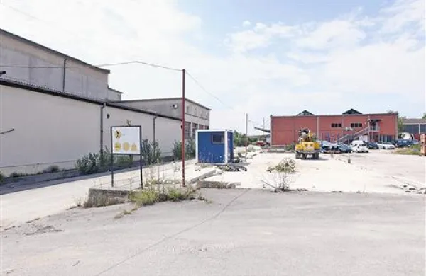 Območje Bivje 1, na katerem je imel Kemiplas obrata Polikolor in Mehčala