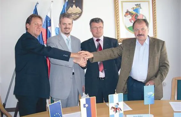 Andrej Godina, Robert Smrdelj (SLS), Boris Rebec (LDS) in Drago Štunf (SD) so sklenili partnerstvo za nov mandat