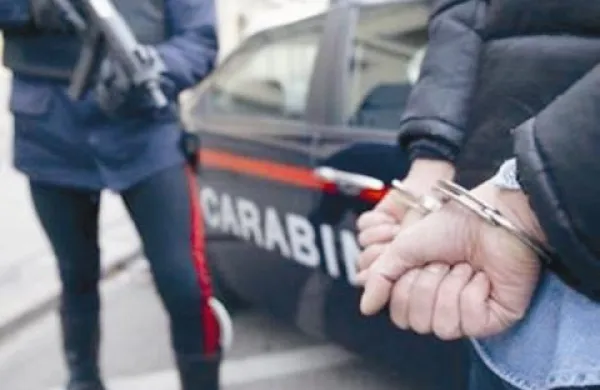 Italijanska policija je aretirala 32-letnega mafijskega šefa Franca Li Bergolisa, ki je na seznamu 30 najbolj nevarnih kriminalcev v Italiji.