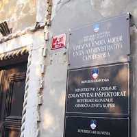 Na upravnih enotah poskrbijo za najnujnejše