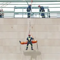 Včasih je treba pri reševanju uporaviti tudi vrvi