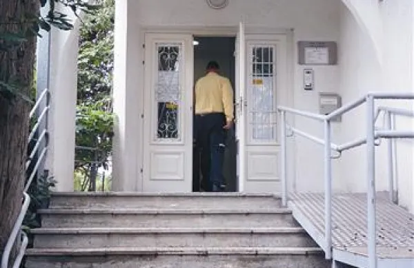 Tudi davčni izpostavi v Izoli grozi, da bo žrtev varčevalnih ukrepov v državni upravi  