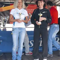Lidija Pajk iz Radovljice (levo) in Helena Javornik, najhitrejši “Primorki” 