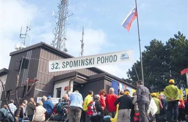 Tradicija spominskih pohodov na Slavnik se nadaljuje