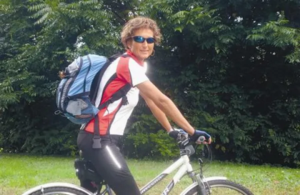 Zdravnica Neda Bizjak je strastna rekreativka. Če ne teče ali hodi, pa poganja pedala.