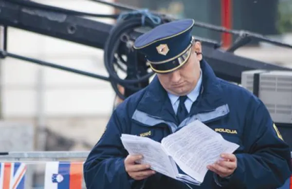 Vlada se v času stavke ni pogovarjala s policijskim sindikatom