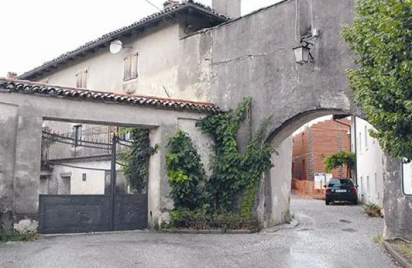 Vhod in njegova okolica bosta dobila novo podobo, precej novega bo tudi v vasi 