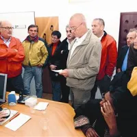 Sedež stranke SD.  Igor Kolenc (skrajno desno) je povedal, da je zadovoljen z volilnim izkupičkom     