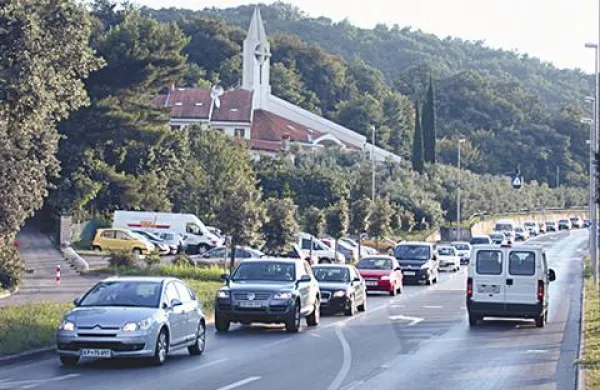Promet iz smeri Markovec proti bolnici bo potekal samo enosmerno