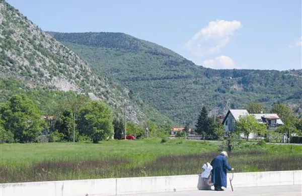 Občina v predlogu OPN dopušča “pozidavo visoke gostote”, Solkanci pa so se gradnji blokov odločno uprli 