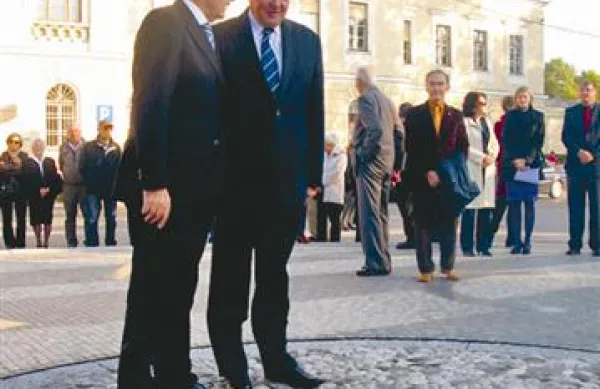 Romano Prodi in Mirko Brulc na Trgu Evropa