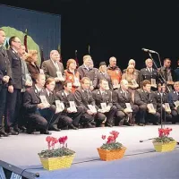 Gasilci so častitljivi jubilej, ki naj bi ga v prihodnjih letih okronali še z novim gasilskim domom, sklenili s podelitvijo spominskih plaket v zahvalo vsem, ki so skozi leta pomagali pri razvoju prostovoljnega gasilskega društva