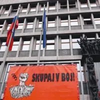 Sindikati pred parlamentom