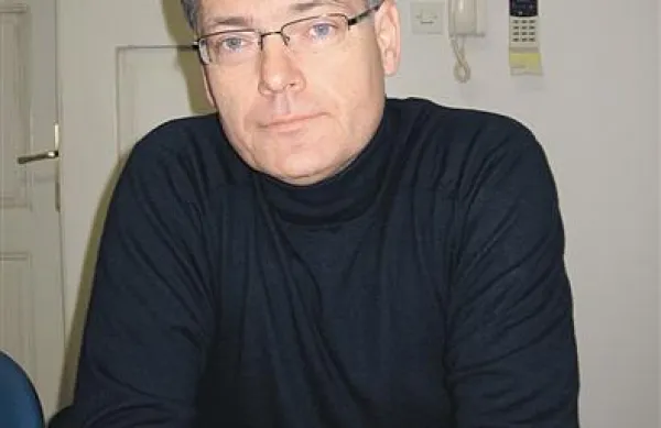Borut Kuharič je odslej le še predsednik uprave Vipe, medtem ko Vipo Holding, ki je sicer v večinski lasti Vipe,  po novem vodi Matija Majcenovič 