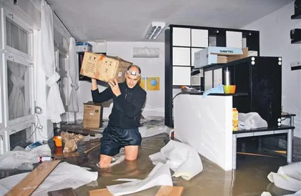 Kolikšne pomoči države se sploh lahko nadejajo   ljudje po vsej Sloveniji (fotografija iz Renč), ki so jih prizadele poplave? 