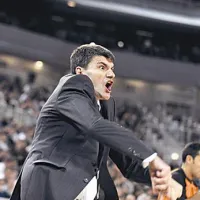 Velimir Perasović, trener Efes Pilsna