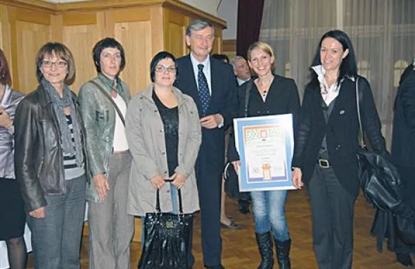 Nagrajenke v družbi predsednika