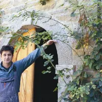 Vasja Kodarin kaže, do kod je med poplavo segala voda