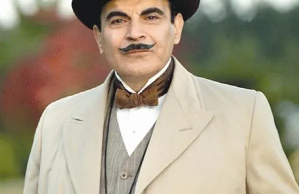Hercula Poirota je v znameniti nadaljevanki odlično upodobil David Suchet